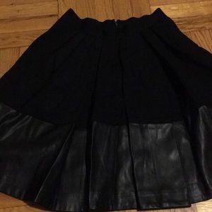 Black skirt with pockets like new